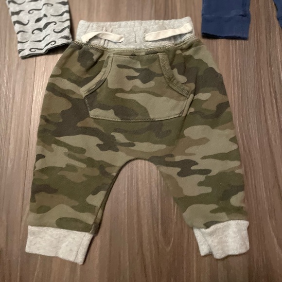 GAP and Old Navy Kids Sweatpants & Joggers -Mustache Print, Camo, Blue size 3/6M - Picture 6 of 6